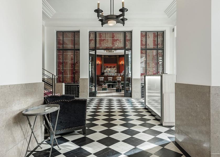 Bourgogne-Franche-Comte Beaune Lobby