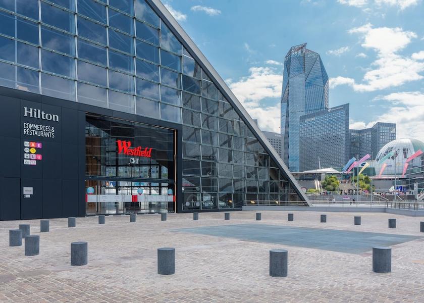 Ile-de-France Puteaux Exterior Detail