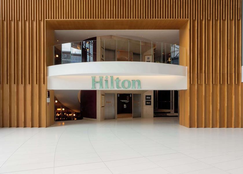 Ile-de-France Puteaux Exterior Detail