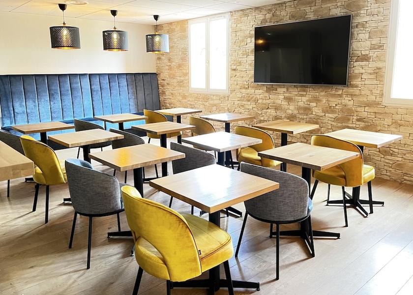 Ile-de-France Maisons-Laffitte Meeting Room