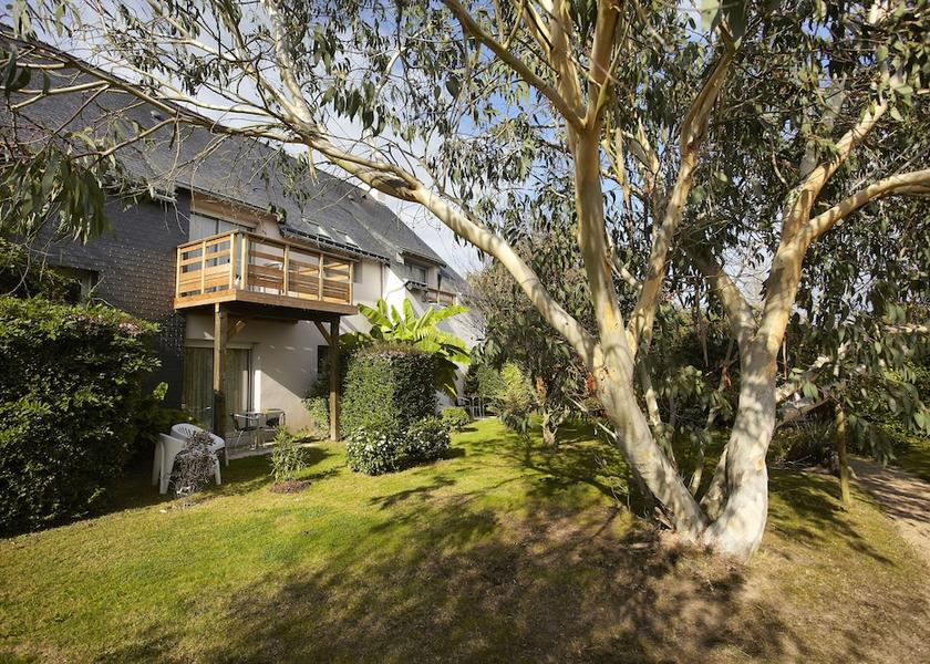 Brittany Plouharnel Property Grounds