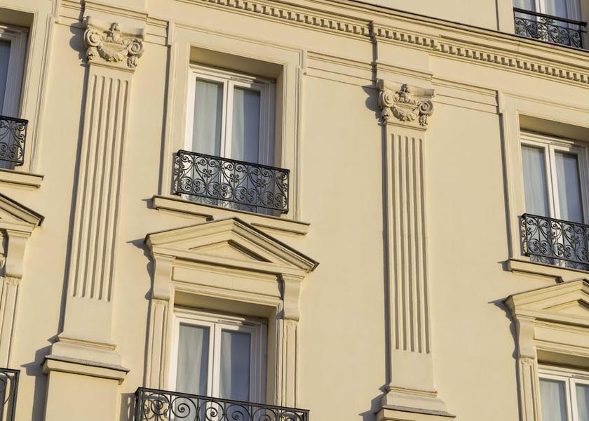 Île-de-France Paris Front of property