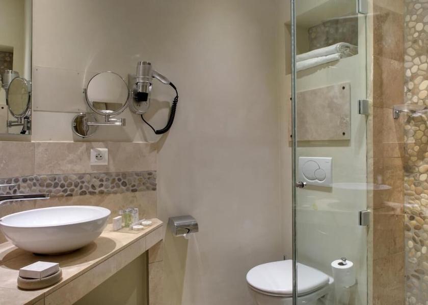 Provence-Alpes-Côte d'Azur La Cadiere-d'Azur Bathroom