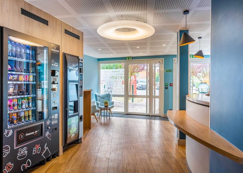 Île-de-France Bois-d'Arcy Lobby lounge