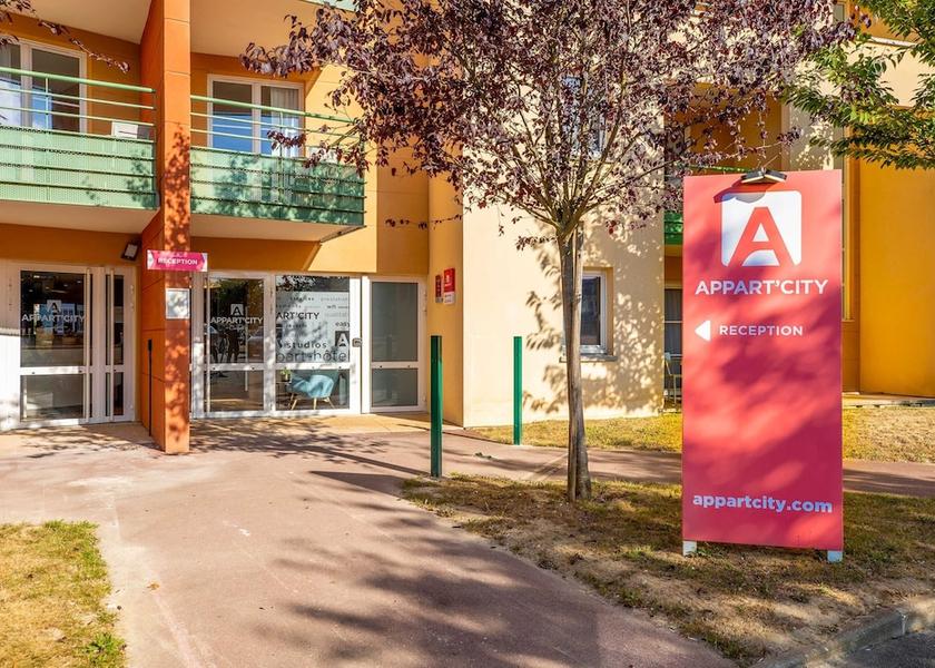 Ile-de-France Bois-d'Arcy Entrance