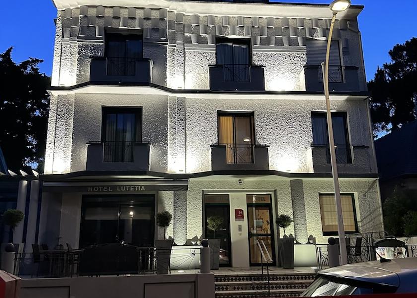 Pays de la Loire La Baule-Escoublac Front of property - evening/night