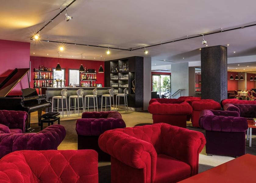 Nouvelle-Aquitaine Bordeaux Bar (on property)