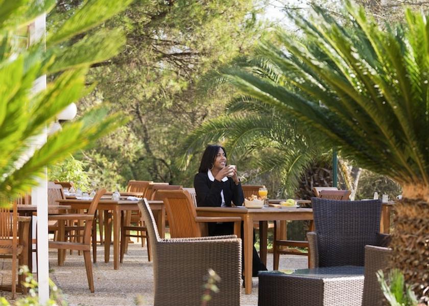 Provence-Alpes-Côte d'Azur Valbonne Outdoor dining