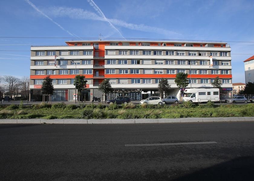 Ile-de-France Chevilly-Larue Exterior Detail