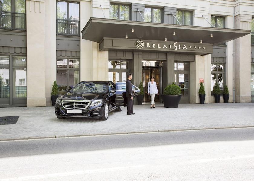 Ile-de-France Chessy Entrance