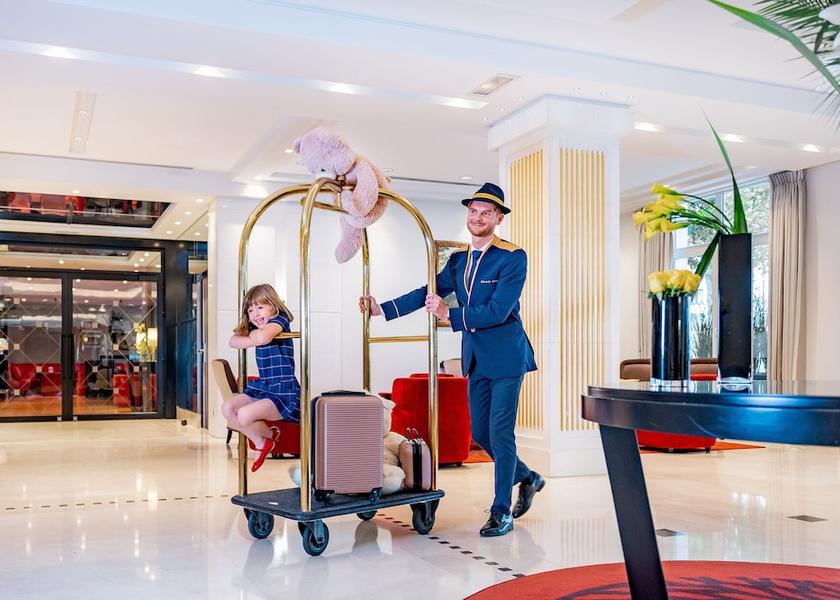 Ile-de-France Chessy Reception