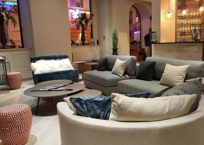Provence - Alpes - Cote d'Azur Nice Lobby