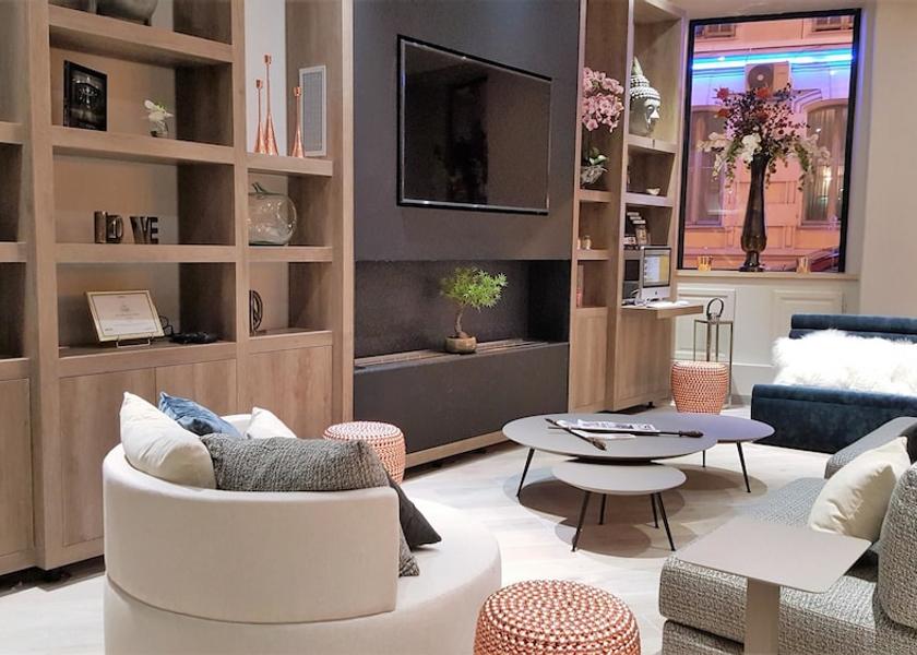Provence - Alpes - Cote d'Azur Nice Lobby