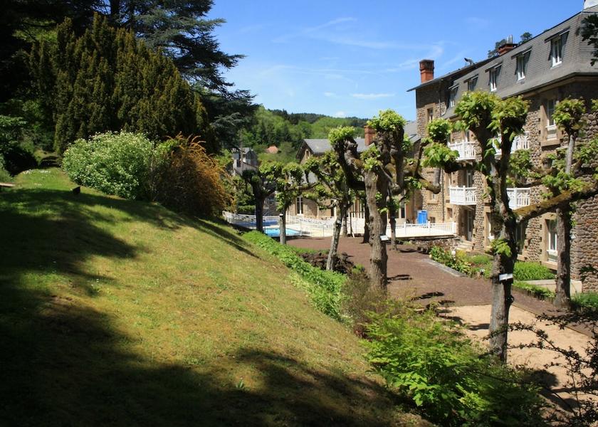 Auvergne-Rhône-Alpes Saint-Nectaire Garden