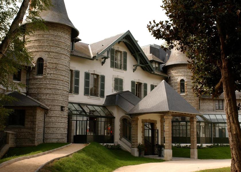 Nouvelle-Aquitaine Pau Hotel Exterior