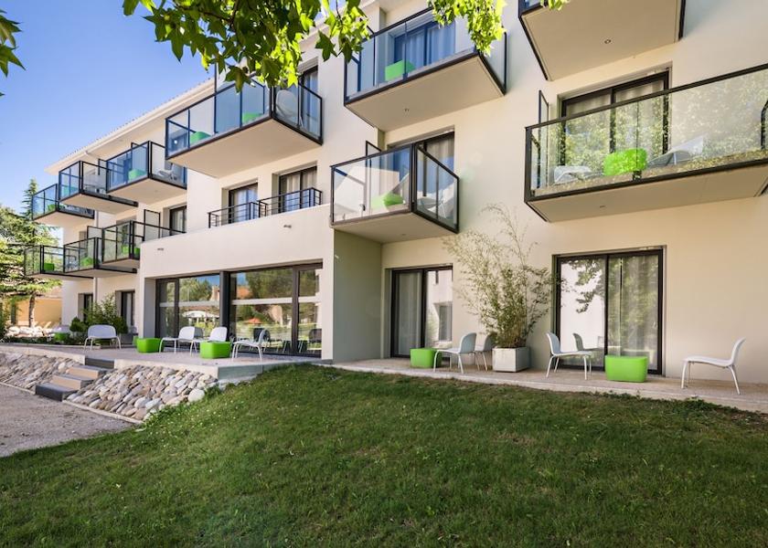 Provence - Alpes - Cote d'Azur L'Isle-sur-la-Sorgue Facade