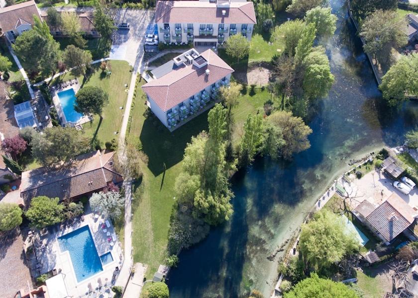 Provence - Alpes - Cote d'Azur L'Isle-sur-la-Sorgue Primary image