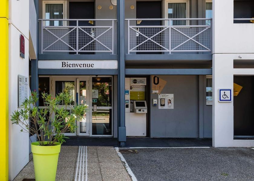 Auvergne-Rhône-Alpes Bourg-les-Valence Property entrance