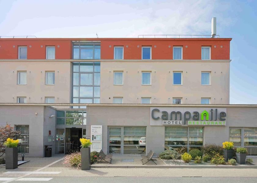 Ile-de-France Le Mesnil-Amelot Exterior Detail