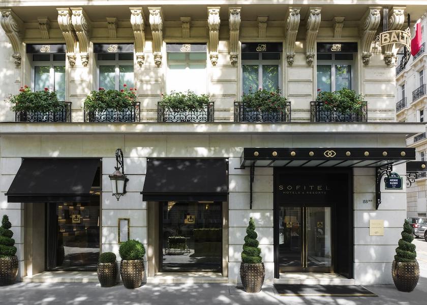 Île-de-France Paris Front of property