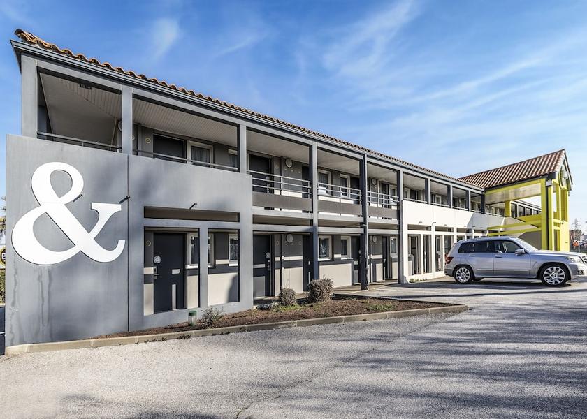 Occitanie Perpignan Front of property