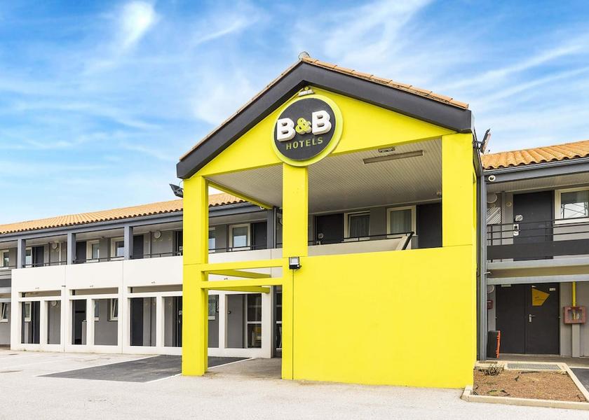Occitanie Perpignan Front of property