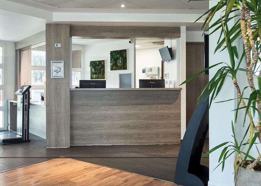 Île-de-France Roissy-en-France Reception