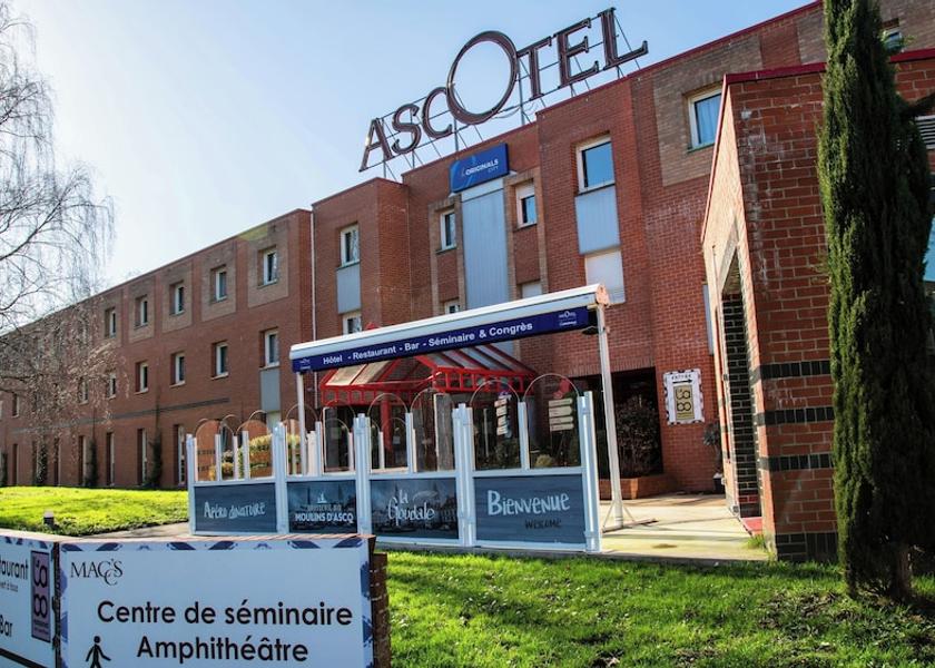 Hauts-de-France Villeneuve-d'Ascq Front of property