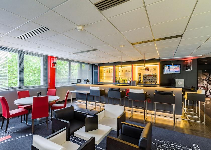 Centre-Loire Valley Tours Bar (on property)
