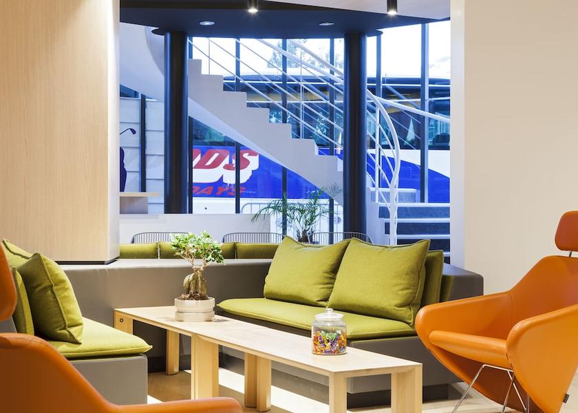 Centre-Loire Valley Tours Lobby sitting area