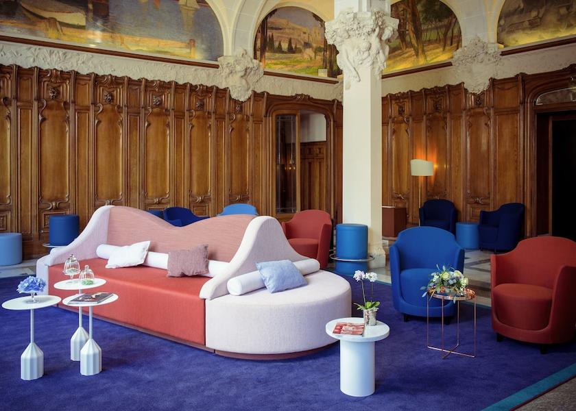 Auvergne-Rhône-Alpes Lyon Lobby sitting area