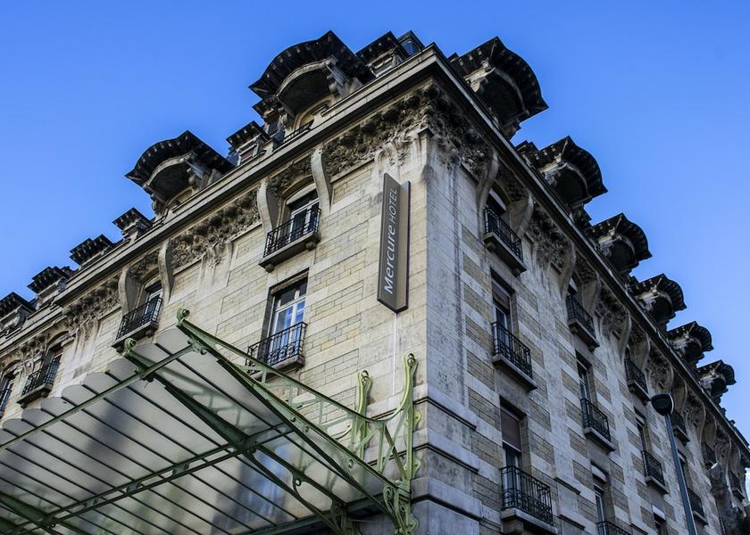 Auvergne-Rhone-Alpes Lyon Facade