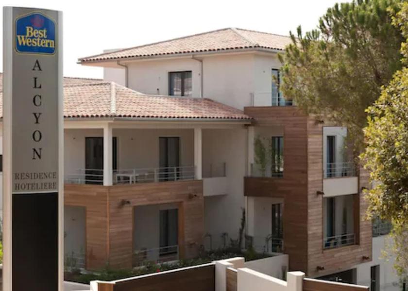 Corsica Porto-Vecchio Facade