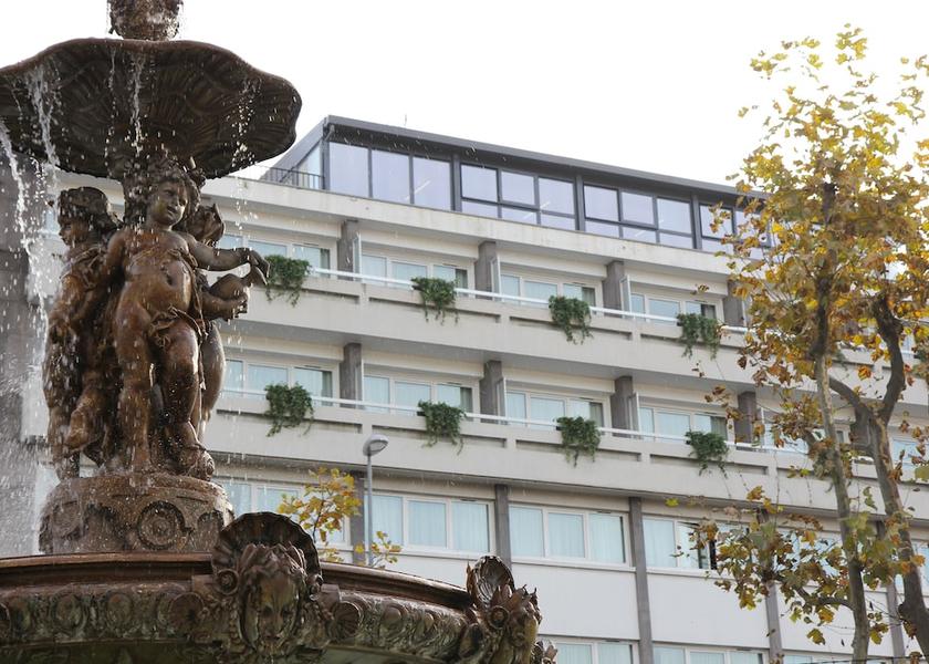 Auvergne-Rhone-Alpes Clermont-Ferrand Facade