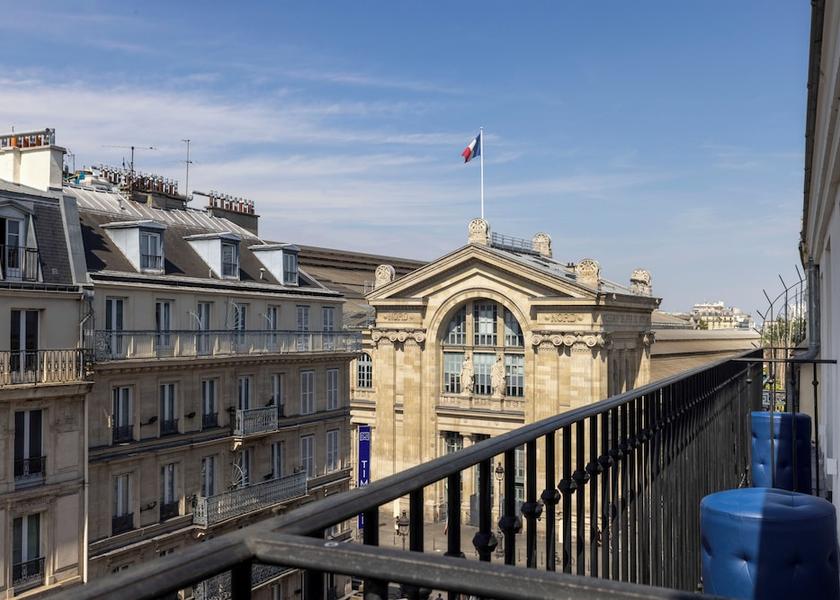 Ile-de-France Paris Room