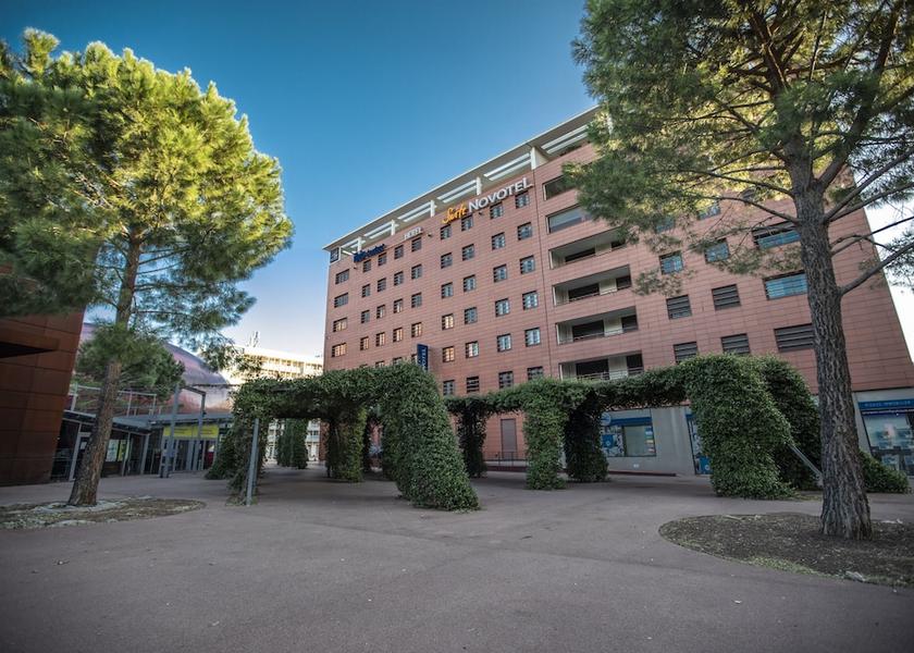 Occitanie Perpignan Front of property