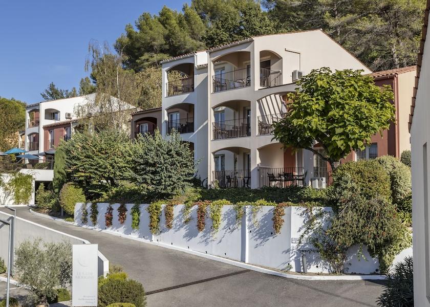 Provence - Alpes - Cote d'Azur Mougins Property Grounds