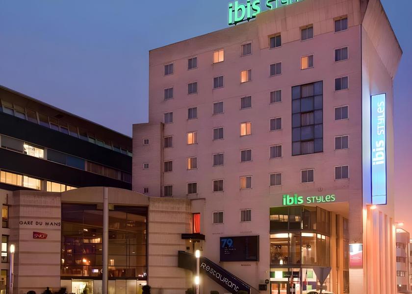 Pays de la Loire Le Mans exterior view