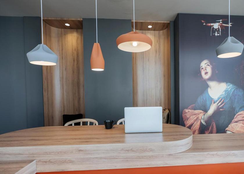 Pays de la Loire Le Mans exterior view