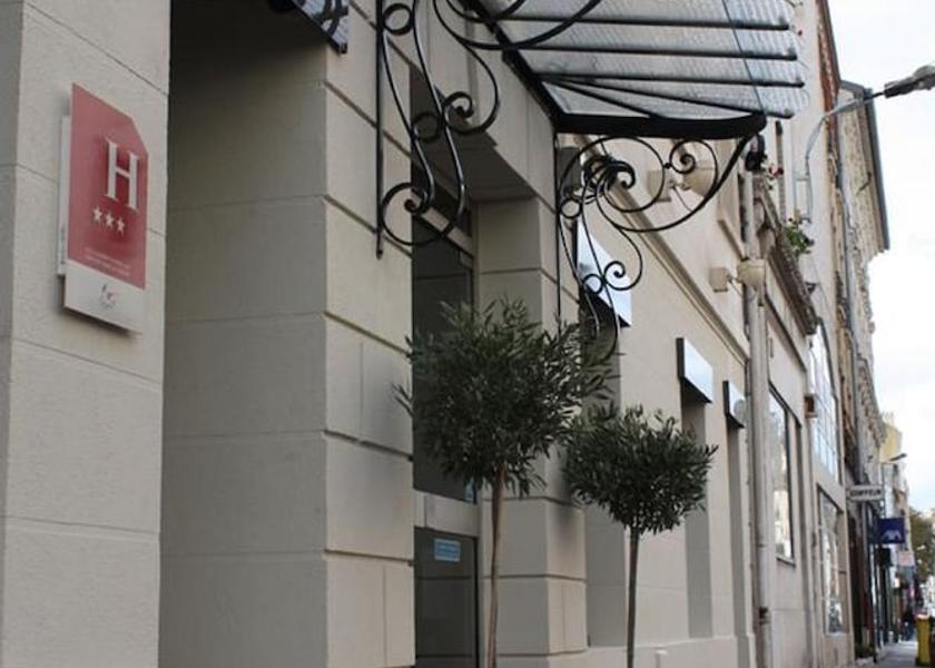 Ile-de-France Puteaux Facade