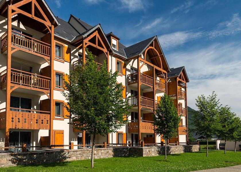 Occitanie Saint-Mamet Property Grounds