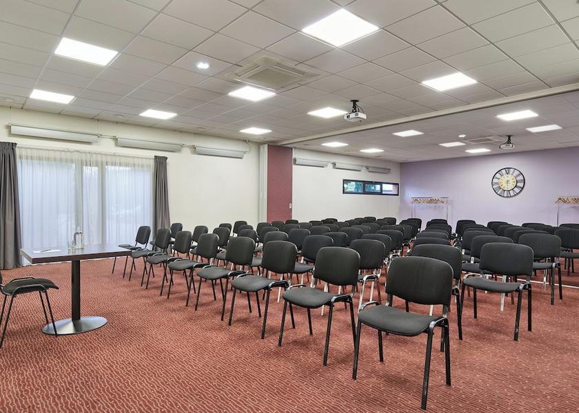 Auvergne-Rhône-Alpes Chassieu Meeting facility