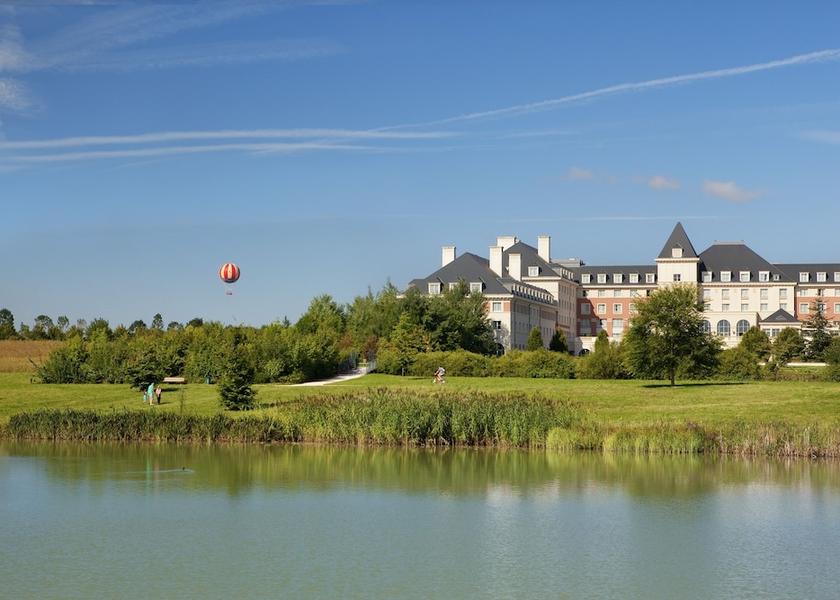 Ile-de-France Magny-le-Hongre Lake