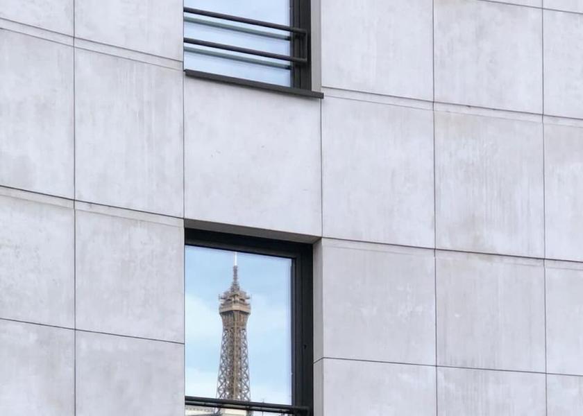 Ile-de-France Paris Exterior Detail