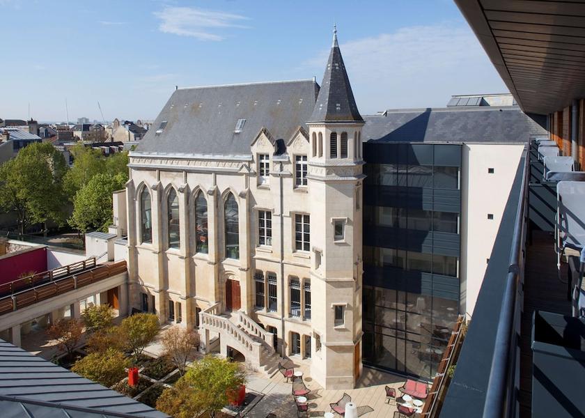 Grand Est Reims Exterior Detail