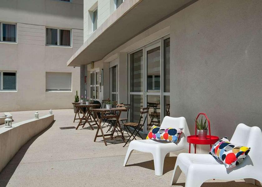 Provence - Alpes - Cote d'Azur Vitrolles balcony/terrace