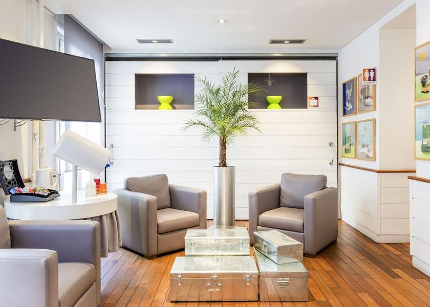 Île-de-France Asnieres-sur-Seine Lobby sitting area
