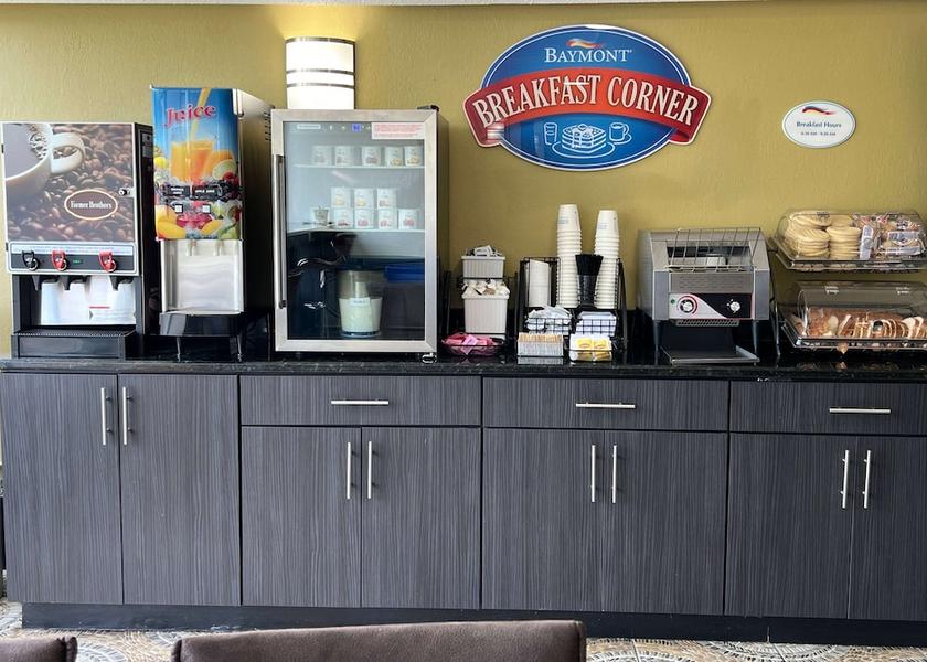 Illinois Addison Breakfast area