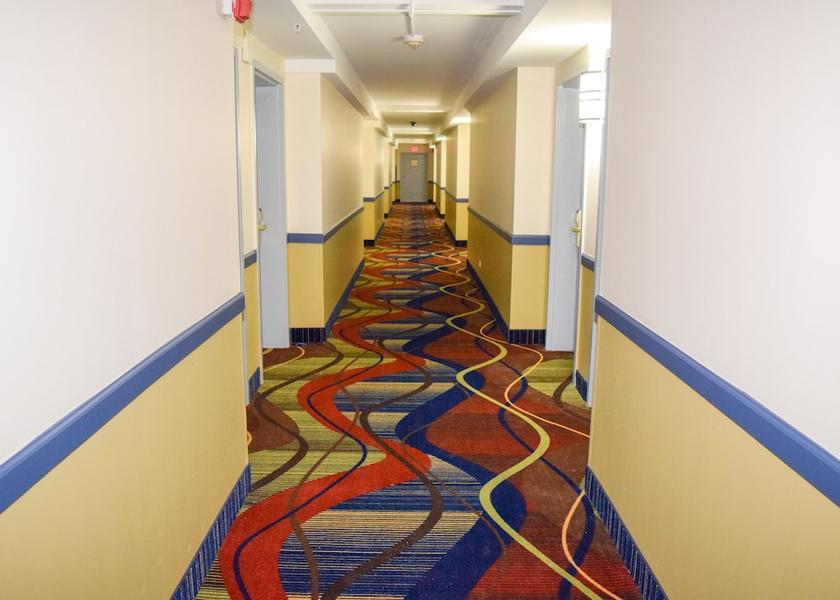 Illinois Addison Hallway