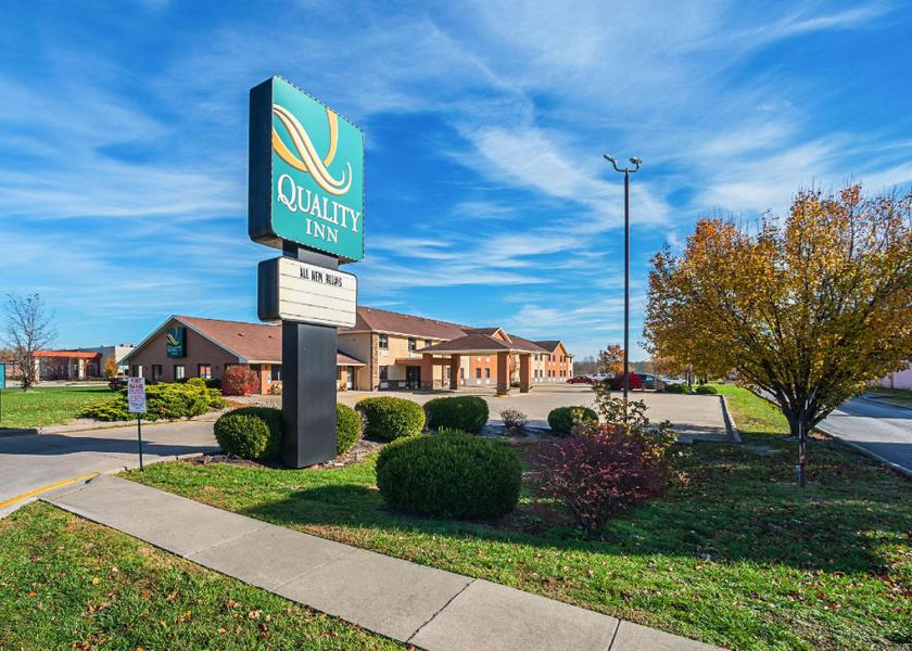 Illinois Carbondale Hotel Exterior